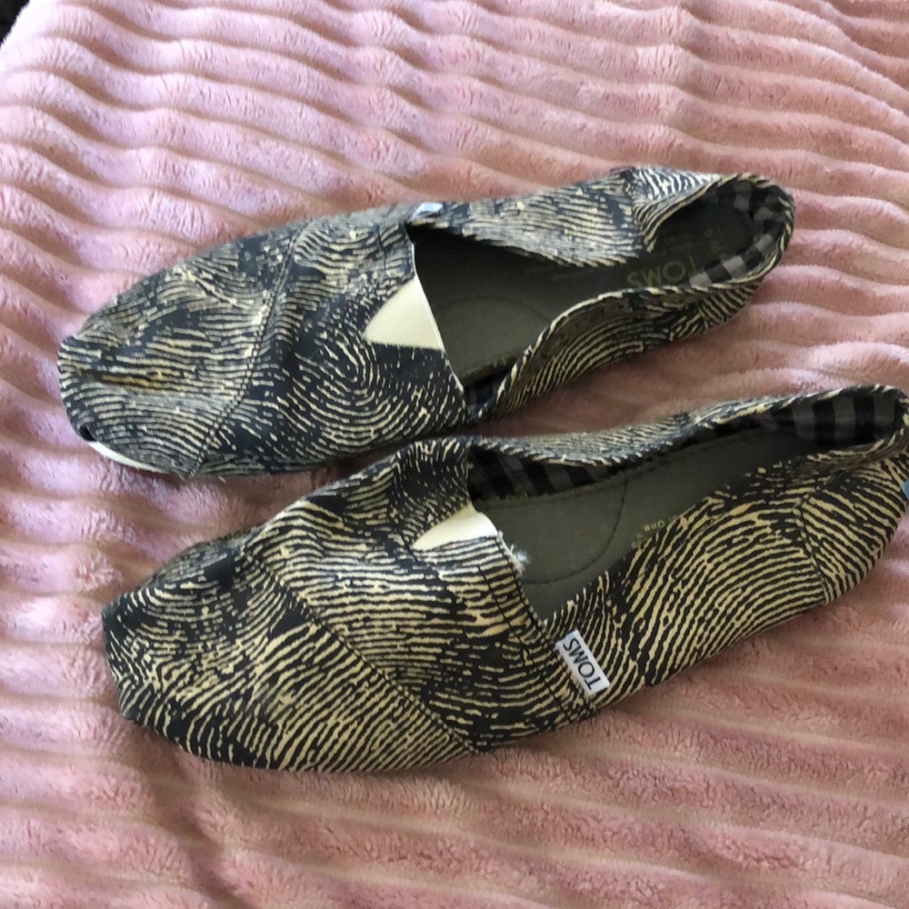 New Condition Animal Print Tom’s Size 9 $10